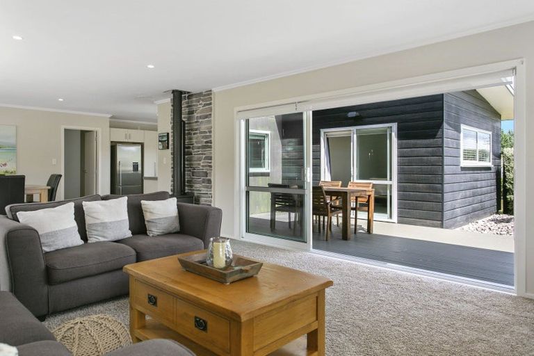 Photo of property in 2/500 Kinloch Road, Kinloch, Taupo, 3377