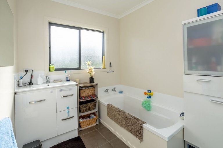 Photo of property in 11 Farrier Grove, Featherston, 5710