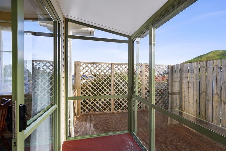 Photo of property in 74 Arahura Crescent, Waitangirua, Porirua, 5024