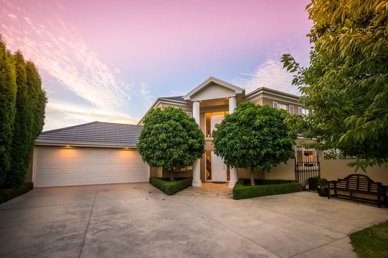 Photo of property in 6 Leabridge Mews, Harewood, Christchurch, 8051