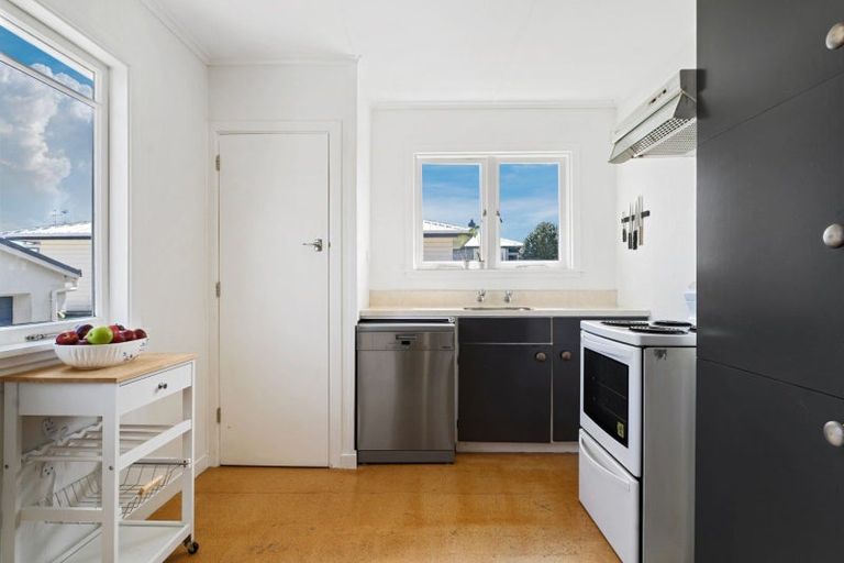 Photo of property in 11 Goods Road, Otumoetai, Tauranga, 3110