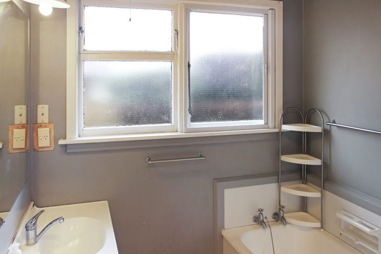 Photo of property in 2 Braithwaite Street, Ilam, Christchurch, 8041