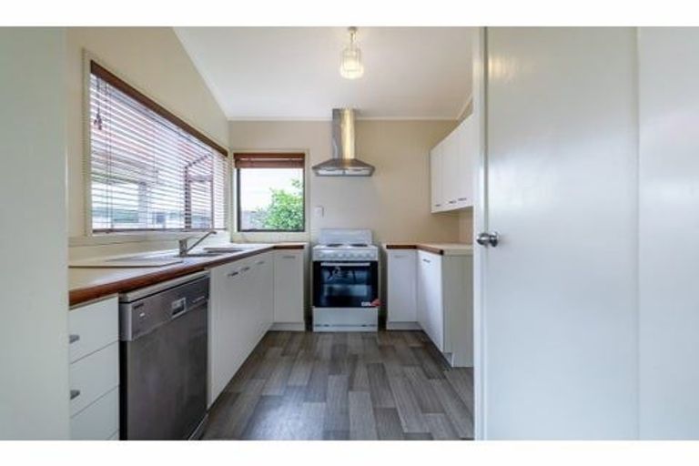 Photo of property in 3/54 Swanson Road, Henderson, Auckland, 0610
