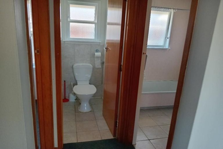 Photo of property in 2/9 Division Street, Riccarton, Christchurch, 8041