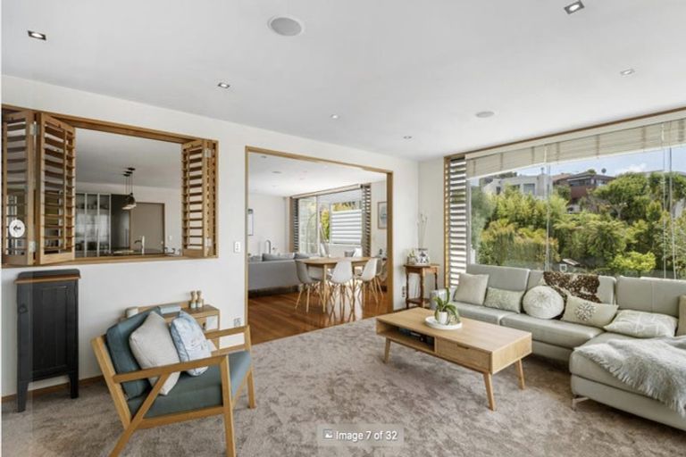 Photo of property in 2/55 Parr Terrace, Castor Bay, Auckland, 0620