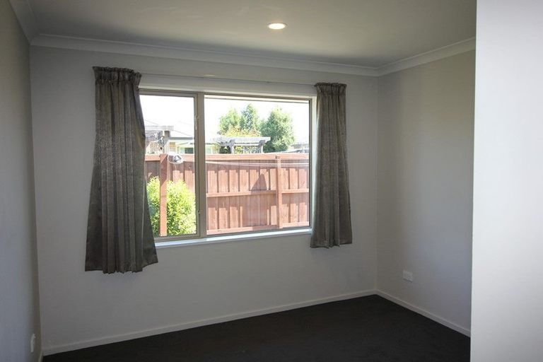 Photo of property in 16 Rossall Crescent, Rolleston, 7615