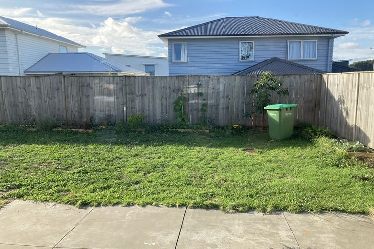 Photo of property in 37 Mettam Drive, Swanson, Auckland, 0614