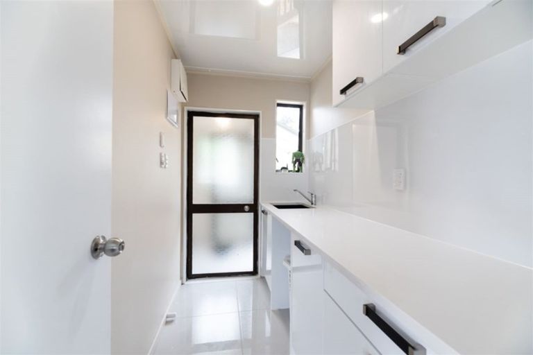 Photo of property in 33 Danube Lane, Glen Eden, Auckland, 0602