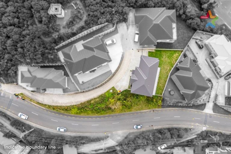 Photo of property in 8 Poto Road, Normandale, Lower Hutt, 5010