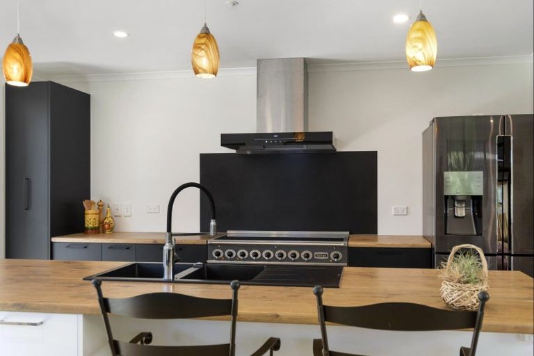 Photo of property in 94 Doncaster Drive, Papamoa Beach, Papamoa, 3118