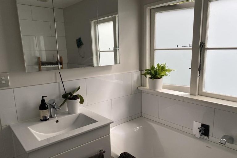 Photo of property in 225 Victory Road, Laingholm, Auckland, 0604