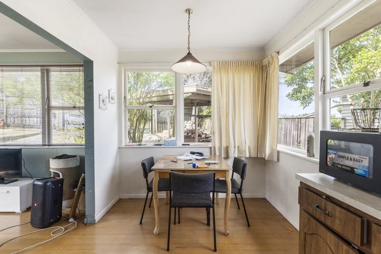 Photo of property in 11 Sycamore Drive, Sunnynook, Auckland, 0620