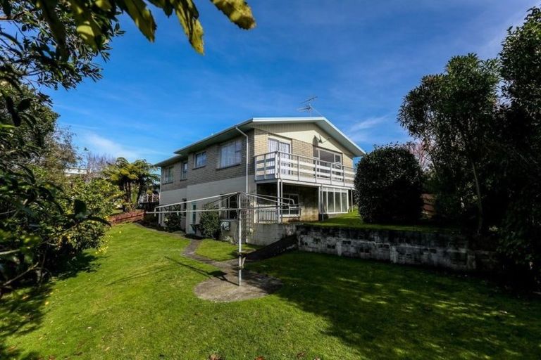 Photo of property in 10 Te Mara Place, Merrilands, New Plymouth, 4312
