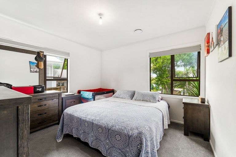 Photo of property in 33 Strid Road, Te Atatu South, Auckland, 0610