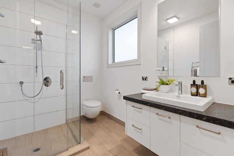 Photo of property in 6 York Terrace, Riverhead, 0820