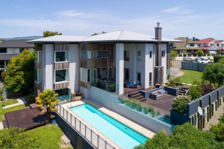 Photo of property in 51 The Strand, Fitzherbert, Palmerston North, 4410