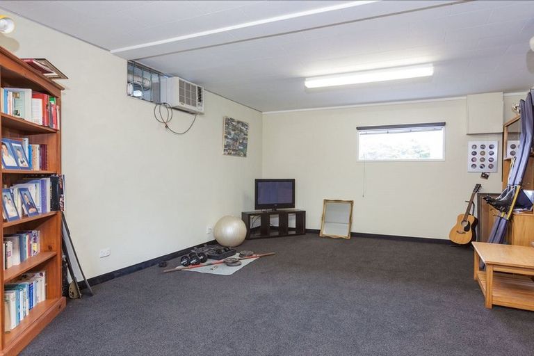 Photo of property in 59 Mcfadzean Drive, Blockhouse Bay, Auckland, 0600