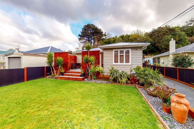 Photo of property in 42 Bledisloe Crescent, Wainuiomata, Lower Hutt, 5014