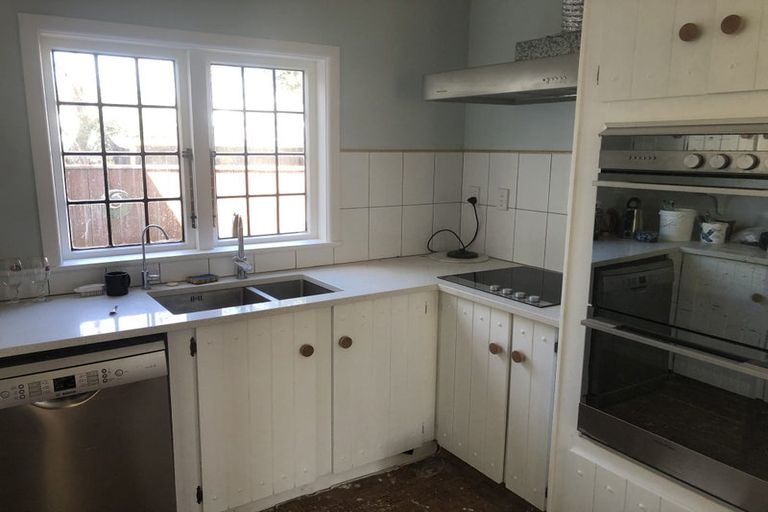 Photo of property in 34 Wainui Road, Waiwhetu, Lower Hutt, 5010