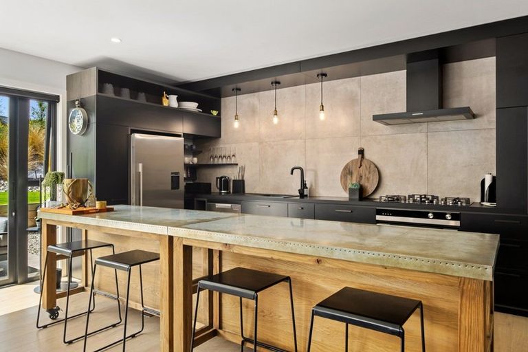 Photo of property in 19 Kirimoko Crescent, Wanaka, 9305