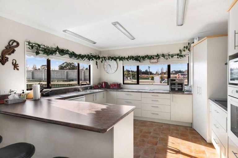 Photo of property in 3 Russell Street, Marton, 4710