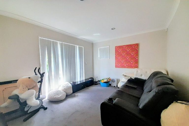 Photo of property in 10 Muirlea Drive, Flat Bush, Auckland, 2016