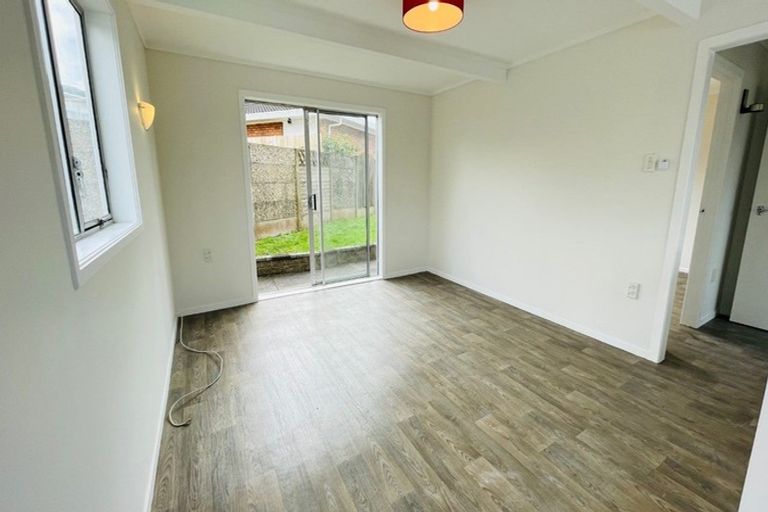 Photo of property in 3 Addison Drive, Glendene, Auckland, 0602