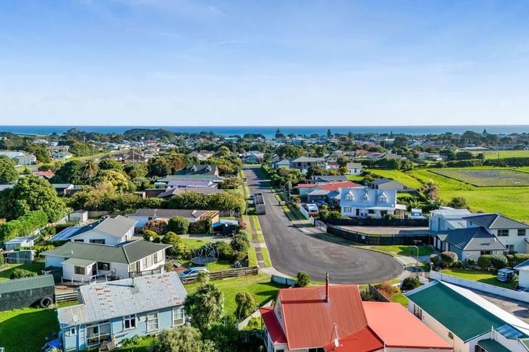 Photo of property in 16 Ponderosa Place, Opunake, 4616