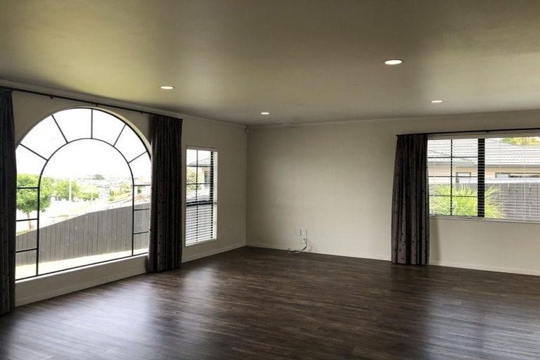 Photo of property in 92 Parnell Heights, Kelvin Grove, Palmerston North, 4414