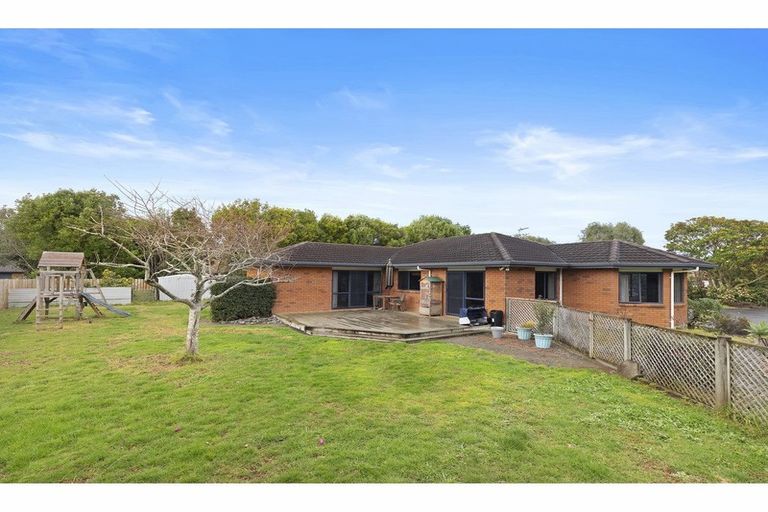 Photo of property in 2 Awaroa Stream Drive, Waiuku, 2123
