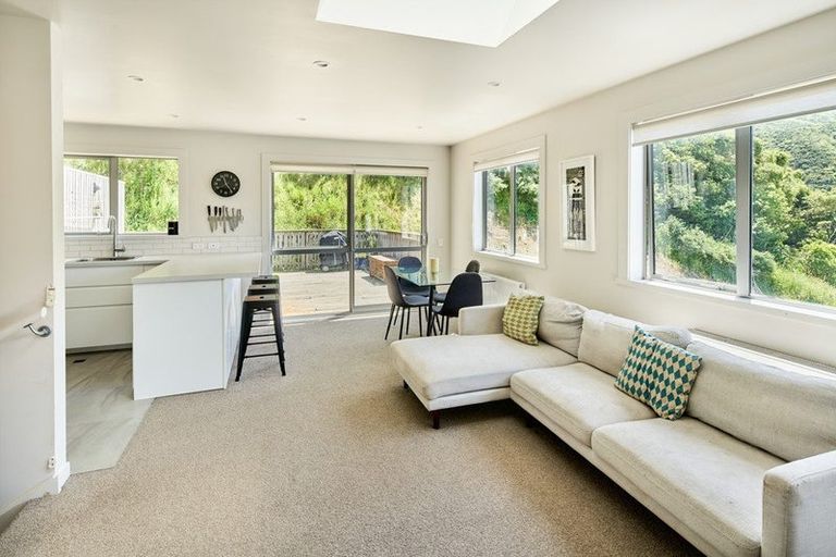 Photo of property in 10a Rarangi Way, Owhiro Bay, Wellington, 6023