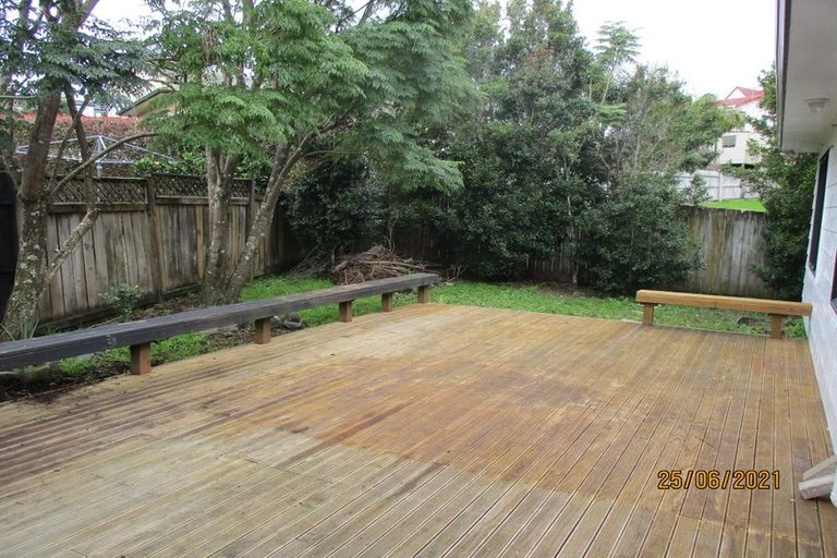 Photo of property in 2/28 De Quincey Terrace, Highland Park, Auckland, 2010