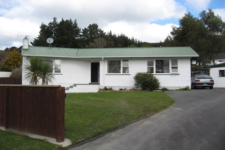 Photo of property in 41 Fraser Street, Wainuiomata, Lower Hutt, 5014