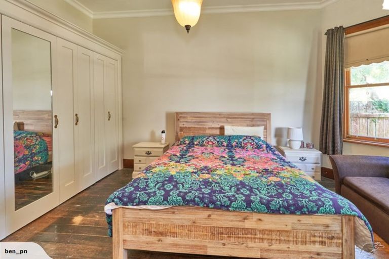 Photo of property in 11 Hereford Street, West End, Palmerston North, 4410