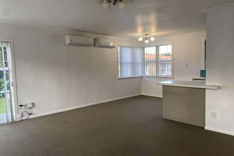 Photo of property in 25 Hutchinsons Road, Bucklands Beach, Auckland, 2014