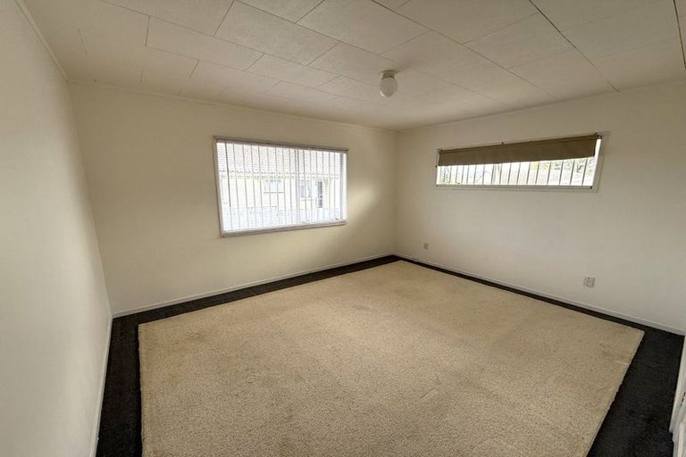 Photo of property in 190 Universal Drive, Henderson, Auckland, 0610