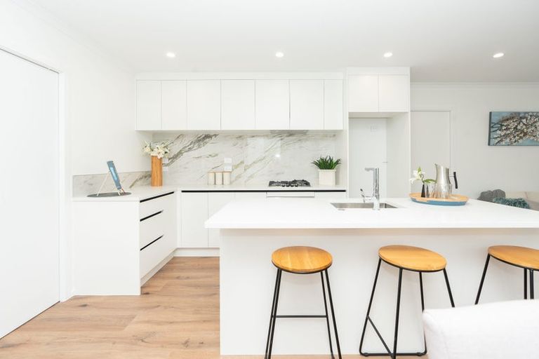 Photo of property in 1/4 Marama Street, Castor Bay, Auckland, 0620