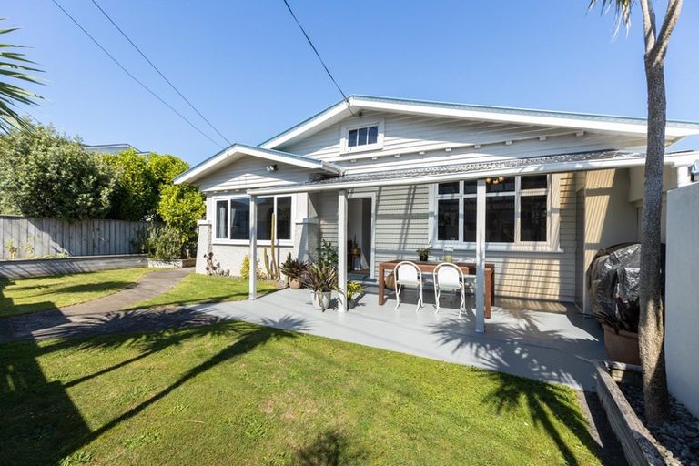 Photo of property in 25 Birdwood Avenue, Moturoa, New Plymouth, 4310