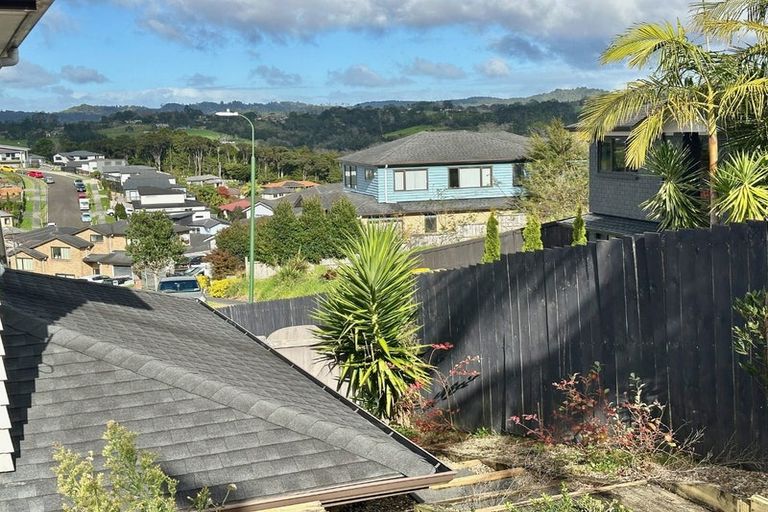 Photo of property in 16 San Casello Rise, Henderson, Auckland, 0612