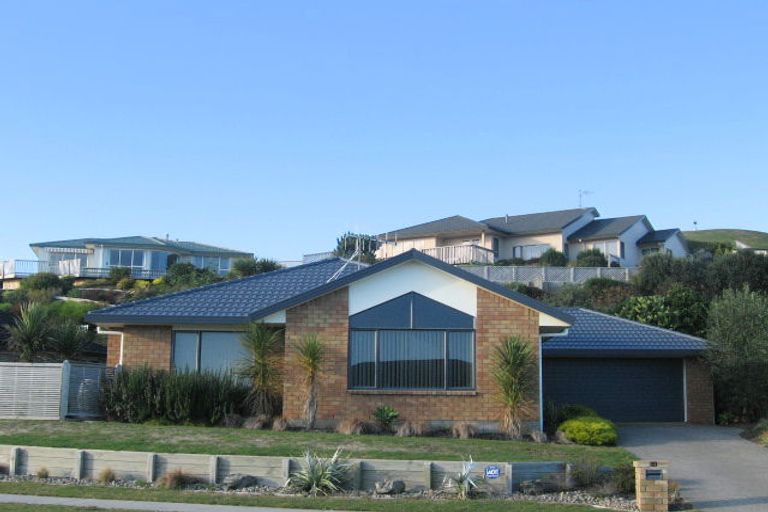 Photo of property in 51 Realm Drive, Paraparaumu, 5032