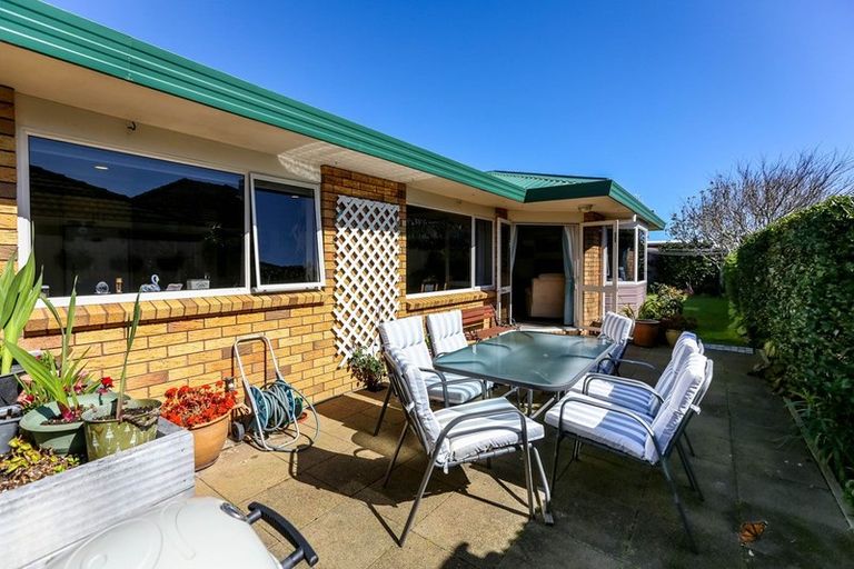 Photo of property in 132 Clawton Street, Westown, New Plymouth, 4310