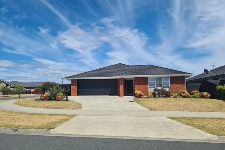 Photo of property in 10 Leet Crescent, Papamoa Beach, Papamoa, 3118