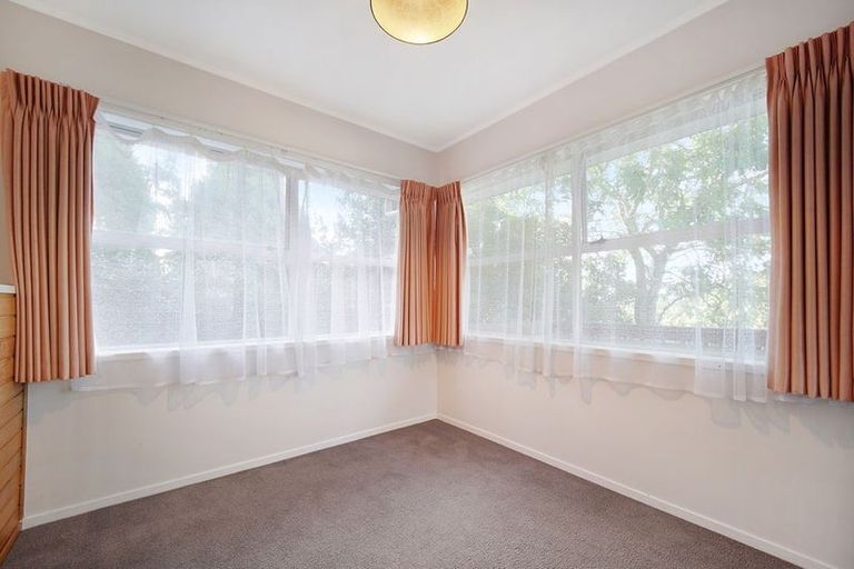 Photo of property in 25 Walnut Lane, Browns Bay, Auckland, 0630