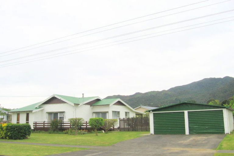 Photo of property in 28 Stirling Street, Te Aroha, 3320