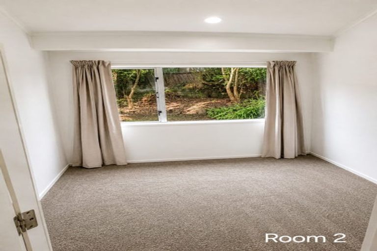 Photo of property in 14 Elsted Place, Goodwood Heights, Auckland, 2105
