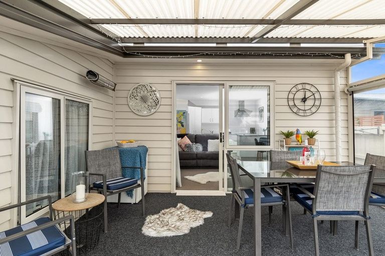 Photo of property in 11 Kamahi Crescent, Papamoa Beach, Papamoa, 3118