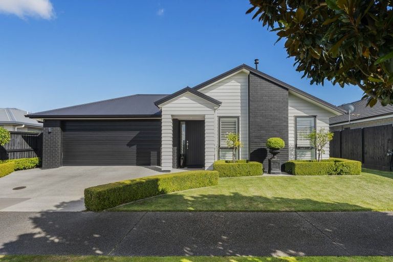 Photo of property in 30 Hiria Crescent, Papamoa Beach, Papamoa, 3118