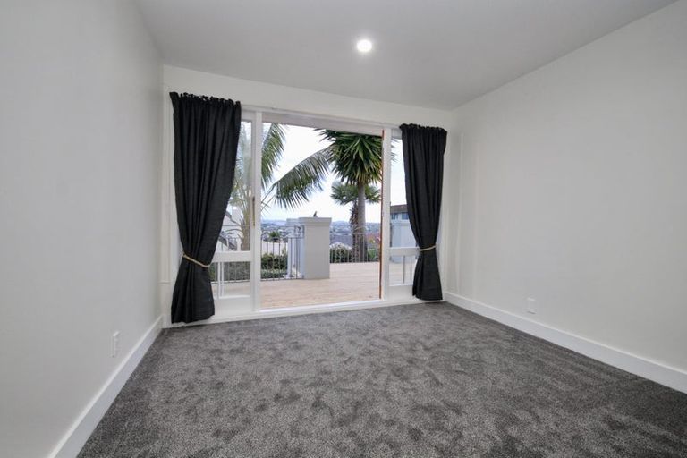 Photo of property in 2/13 Castor Bay Road, Castor Bay, Auckland, 0620