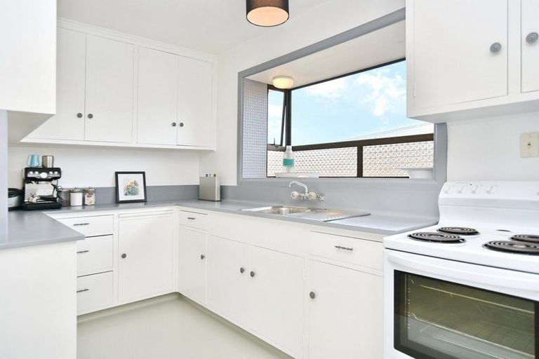 Photo of property in 10 Fairford Street, Bishopdale, Christchurch, 8053