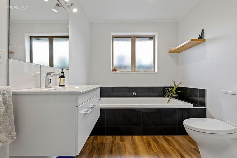 Photo of property in 8 Amy Place, Rangiora, 7400